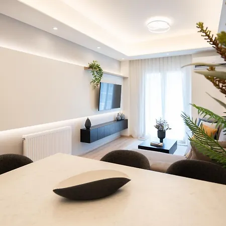Newly Renovated 2 Bedroom Apartment, 5Min To Metro Athens Exterior photo