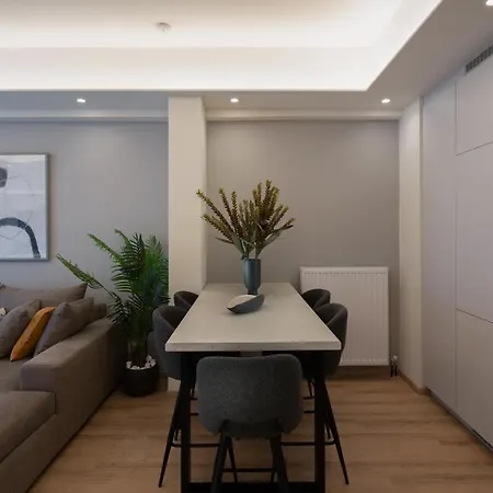 Newly Renovated 2 Bedroom Apartment, 5Min To Metro Athens Exterior photo