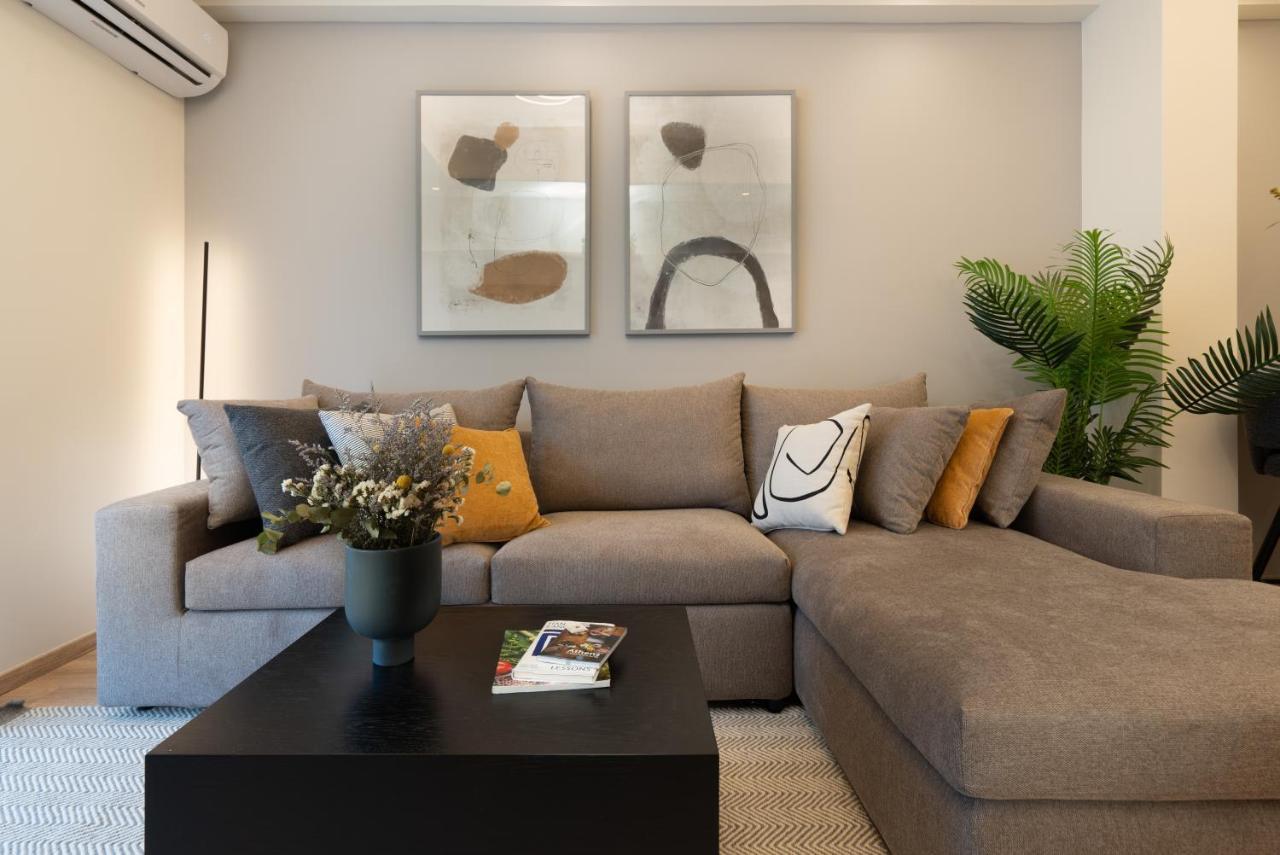 Newly Renovated 2 Bedroom Apartment, 5min To Metro Apartment *
