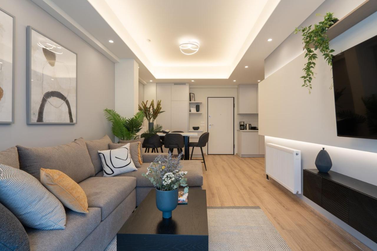 Newly Renovated 2 Bedroom Apartment, 5min To Metro *