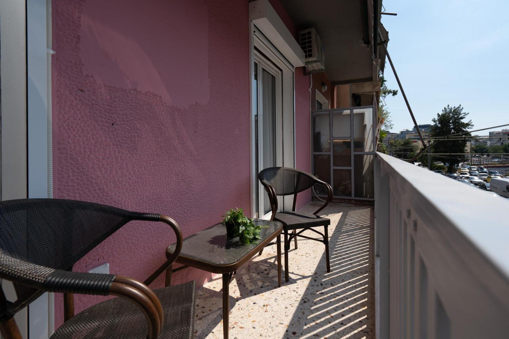 Newly Renovated 2 Bedroom Apartment, 5min To Metro Apartment Athens