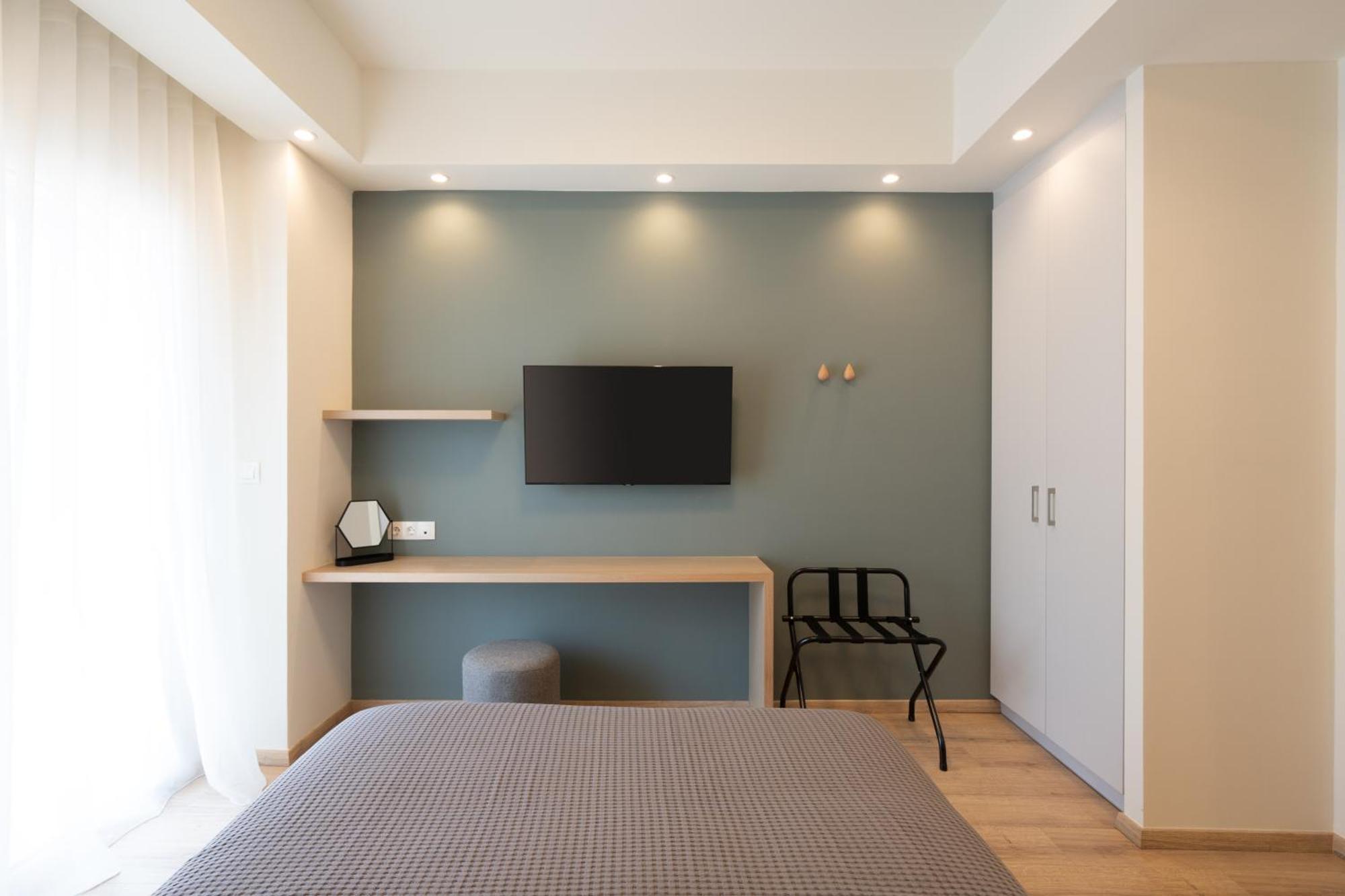 Newly Renovated 2 Bedroom Apartment, 5min To Metro Apartment Athens