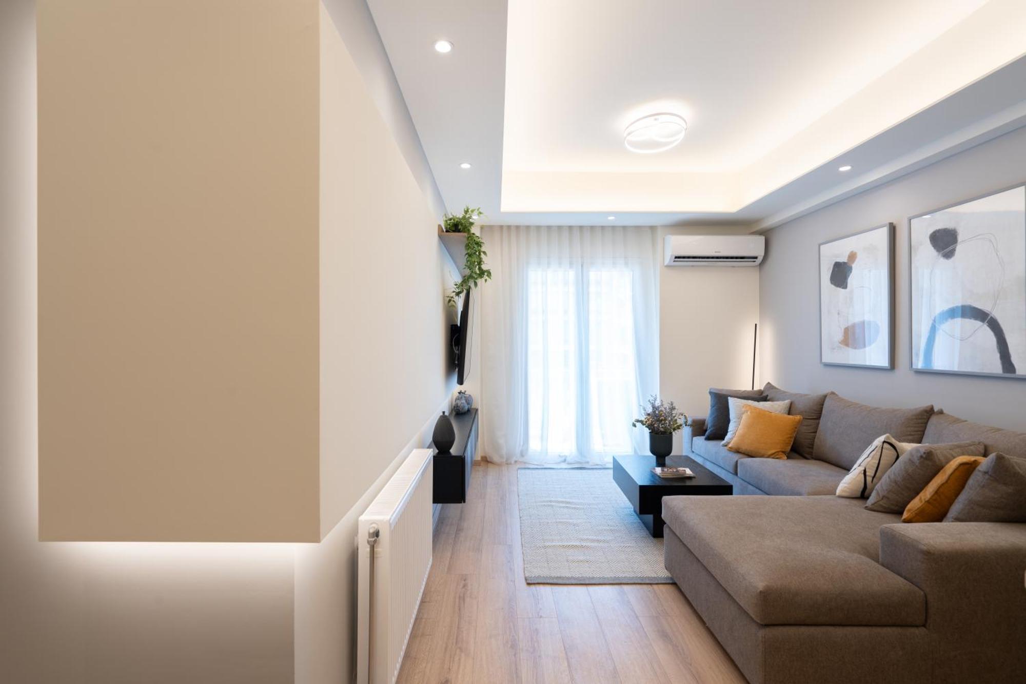 Newly Renovated 2 Bedroom Apartment, 5min To Metro Apartment Athens
