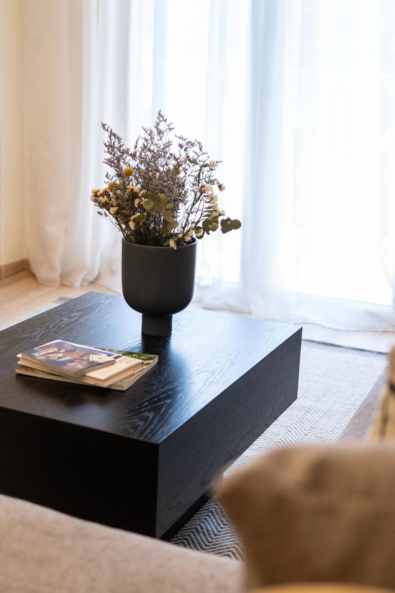 Apartment Newly Renovated 2 Bedroom Apartment, 5min To Metro Athens