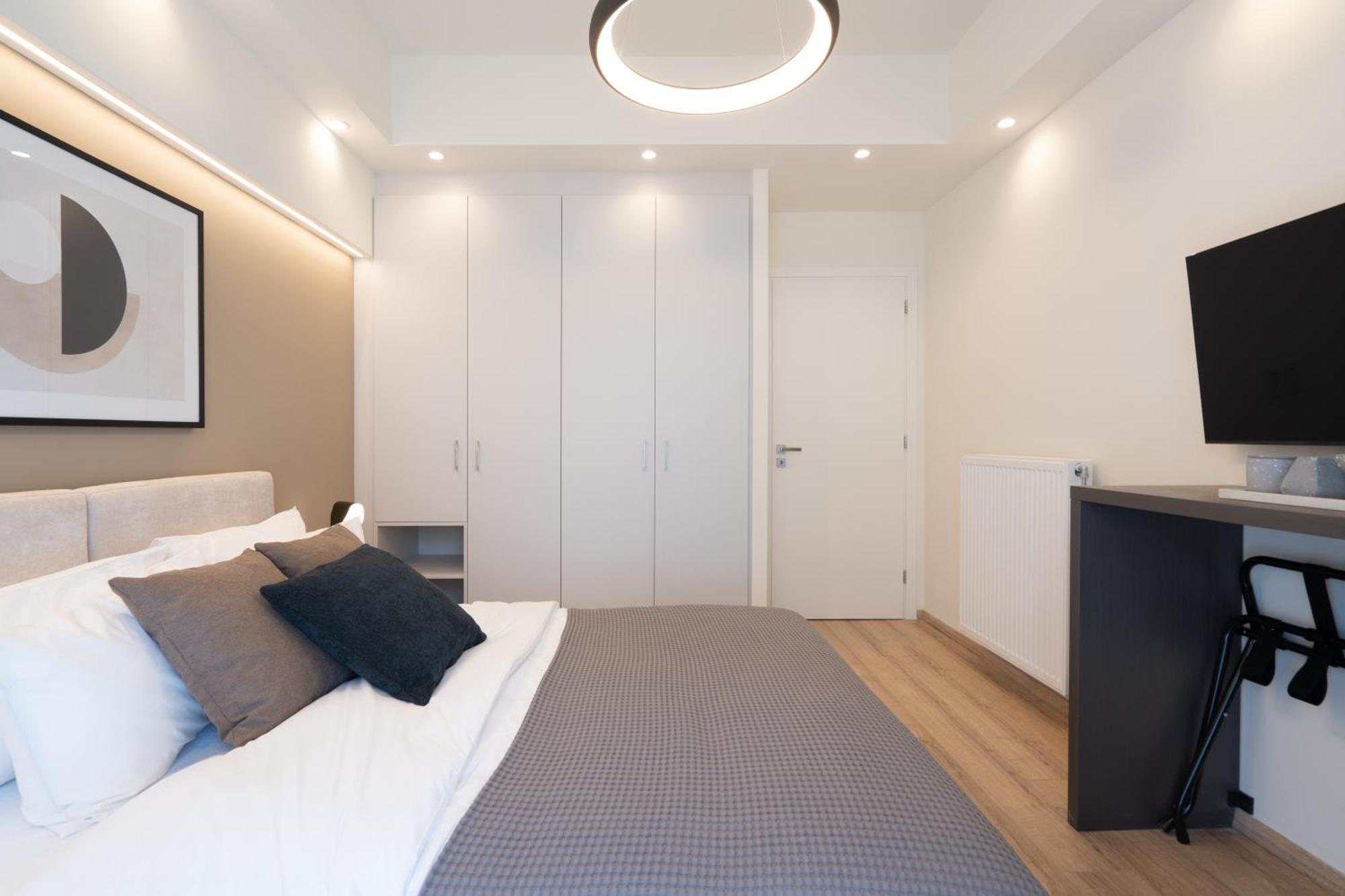 Newly Renovated 2 Bedroom Apartment, 5min To Metro * Athens
