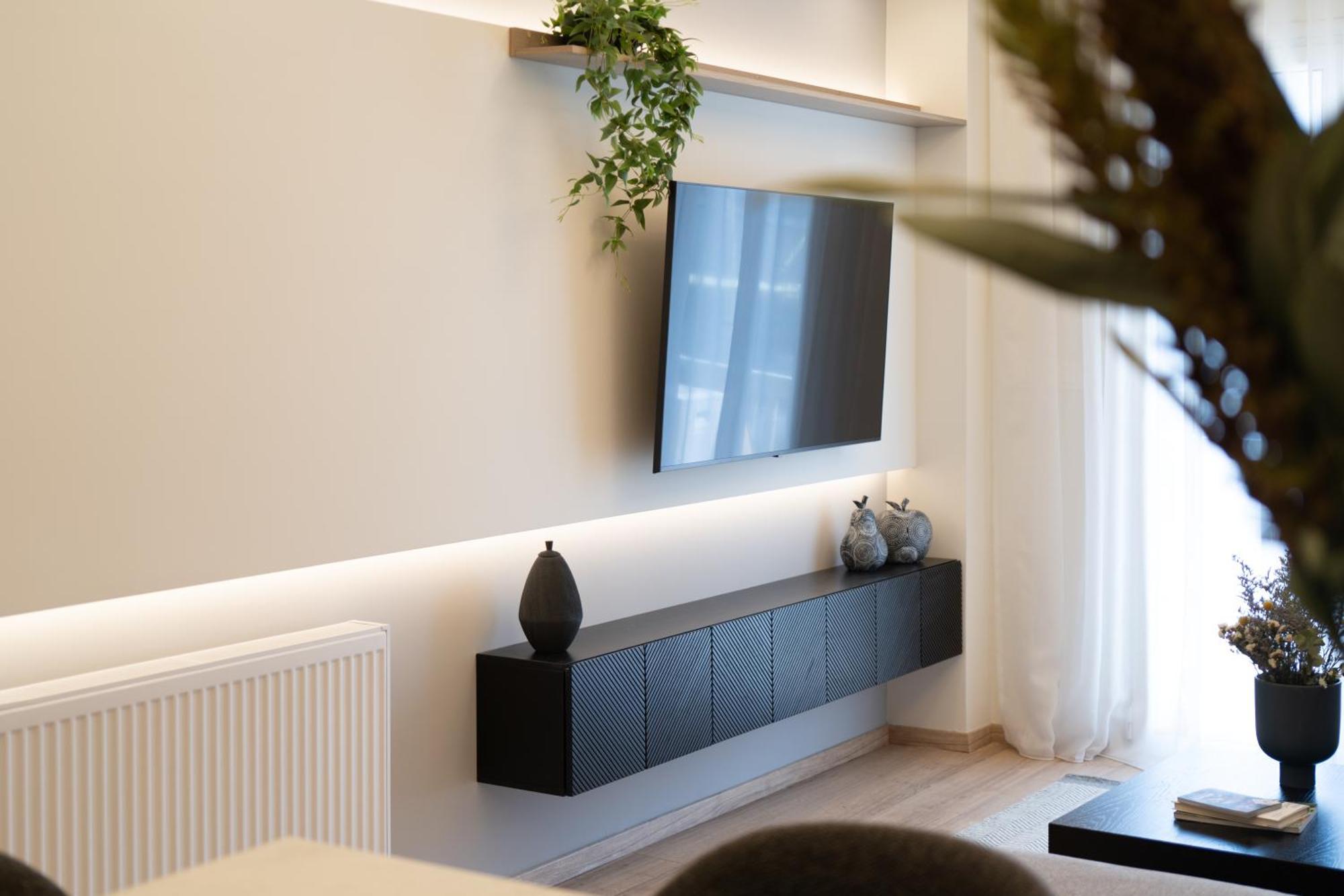 Newly Renovated 2 Bedroom Apartment, 5min To Metro Apartment Athens