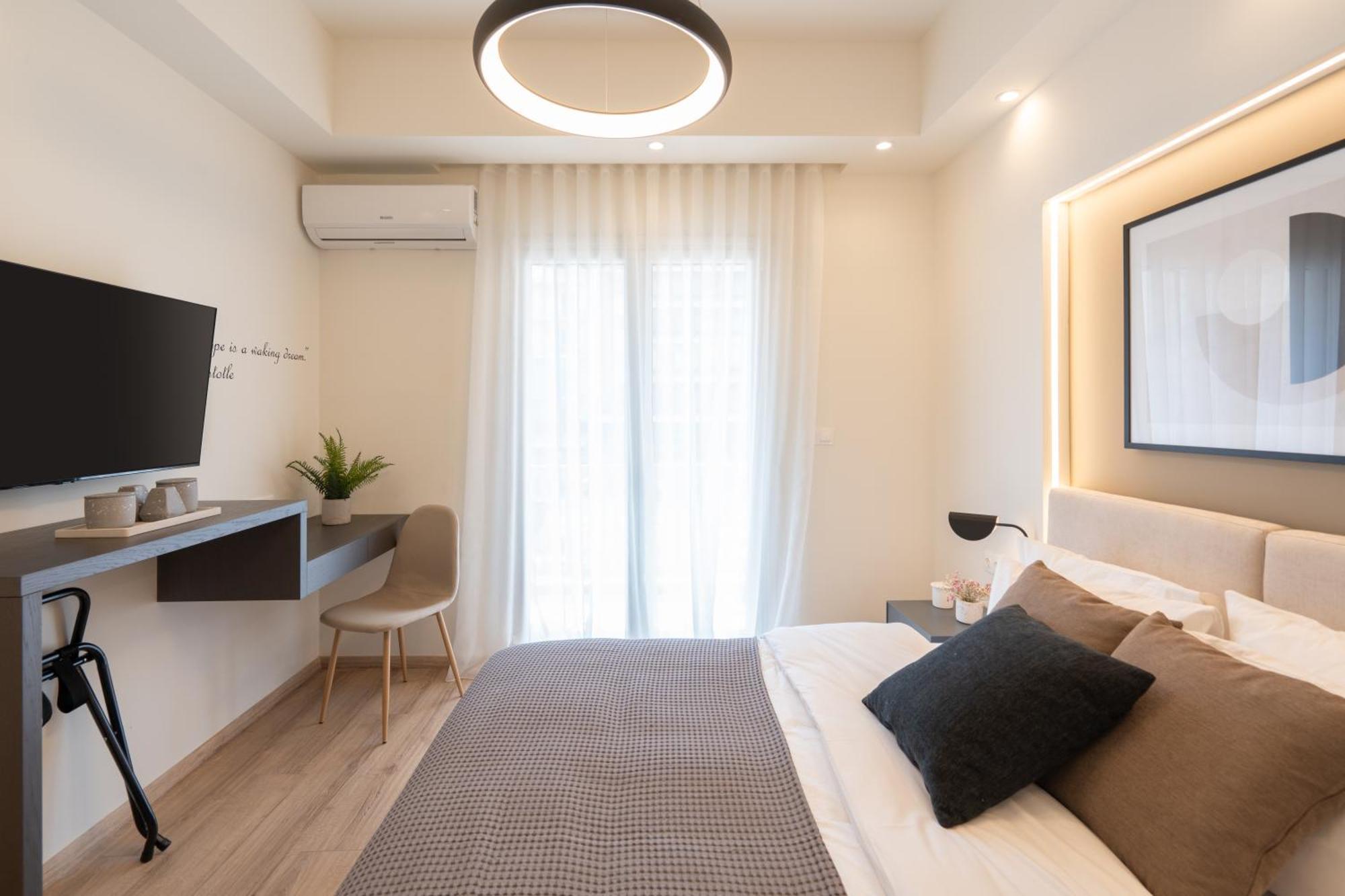 Newly Renovated 2 Bedroom Apartment, 5min To Metro