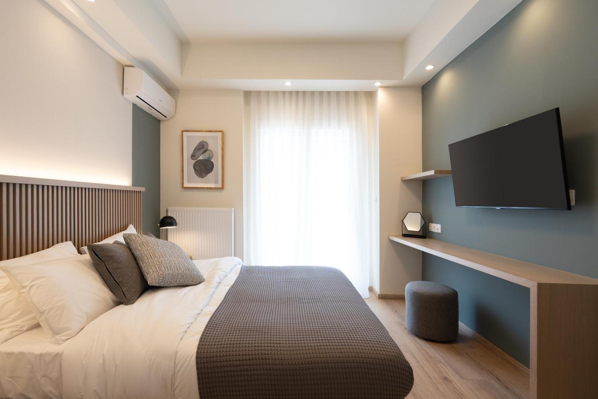 Newly Renovated 2 Bedroom Apartment, 5min To Metro * Athens